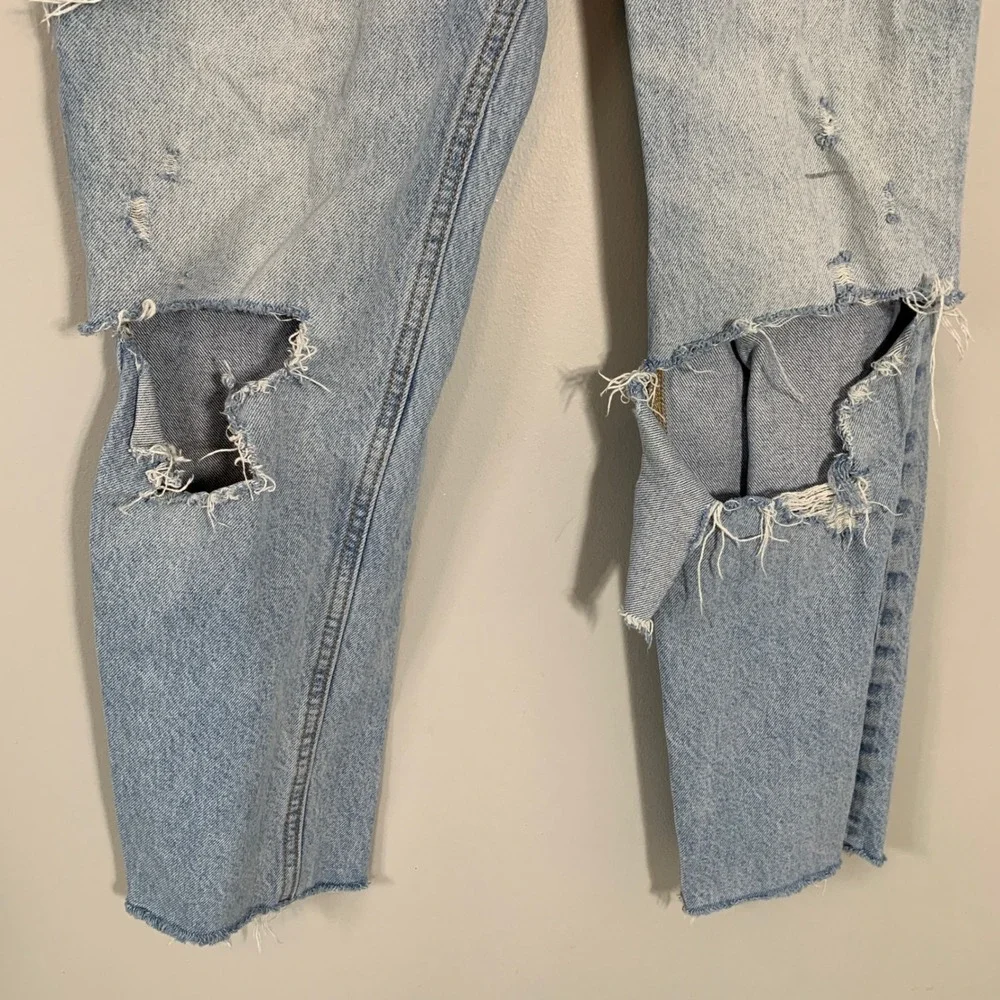 Old Navy Sky-Hi Straight Extra High-Rise Distressed‎ Light Wash Jeans Womens 6